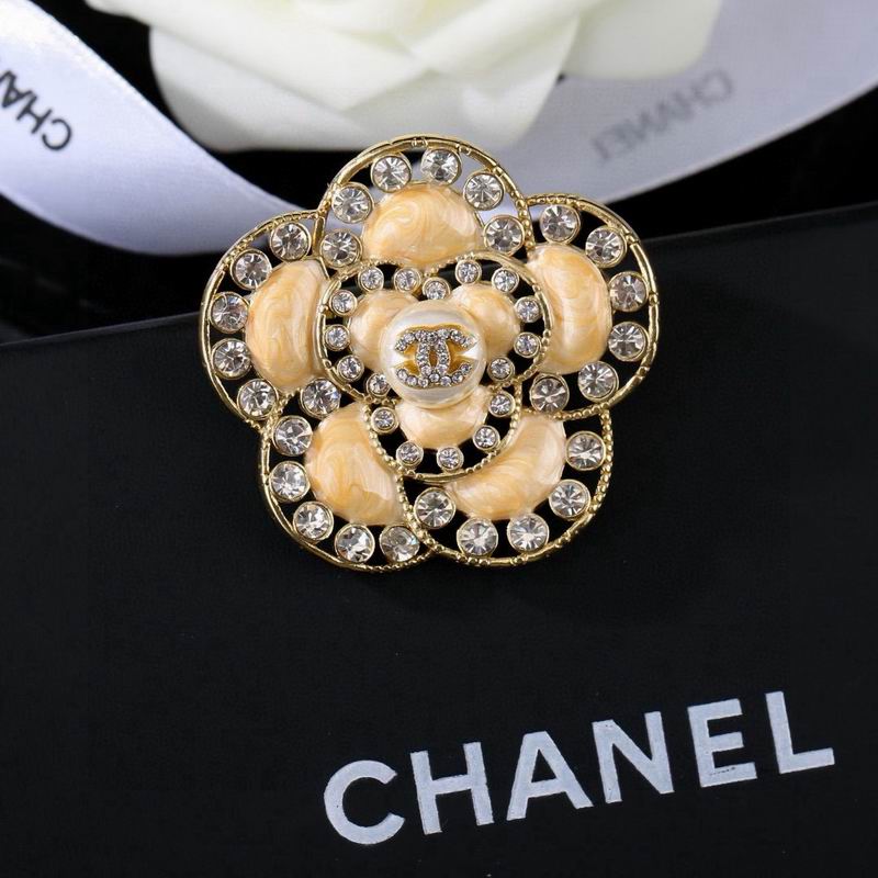 Chanel Brooch 04yxs172